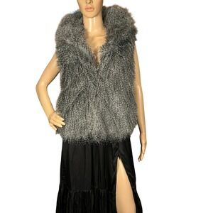 Jack by BB Dakota Faux Fur Vest Grey Size Small Hook-Loop Closure‎ Folded Collar